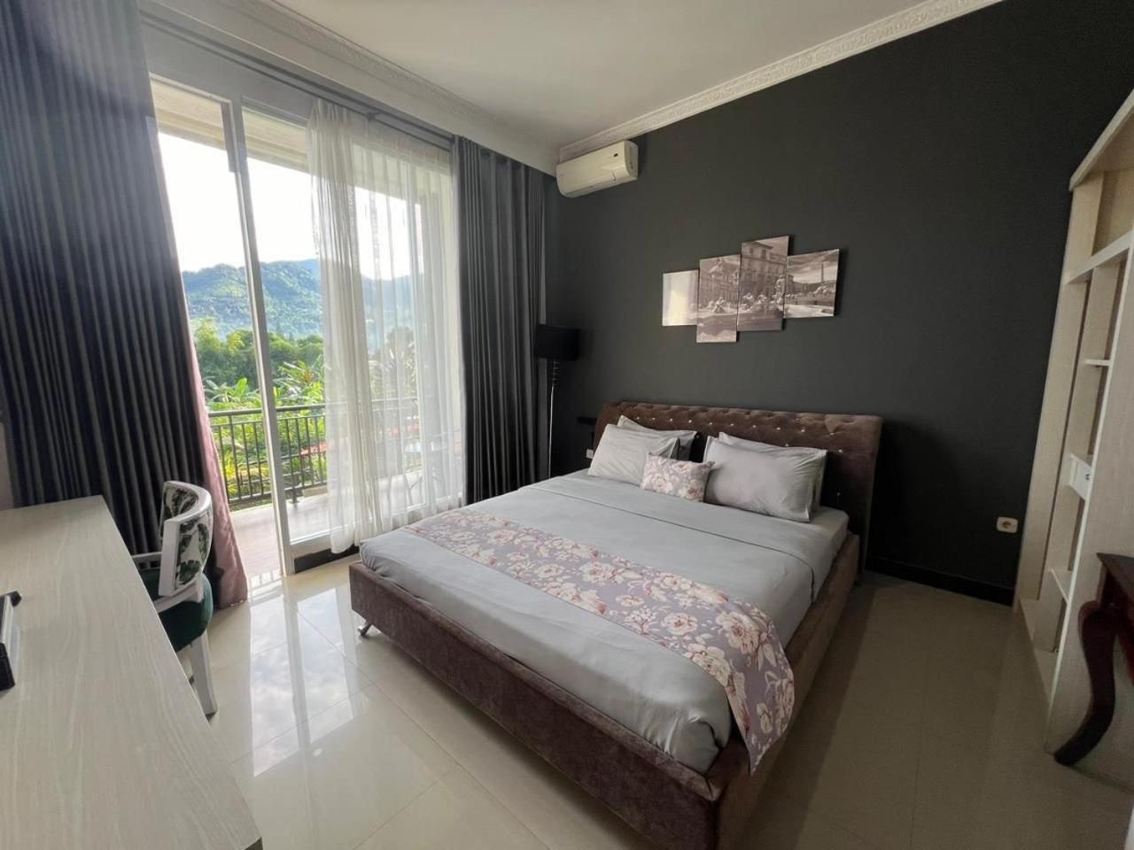 Avilla Puncak Luaran gambar